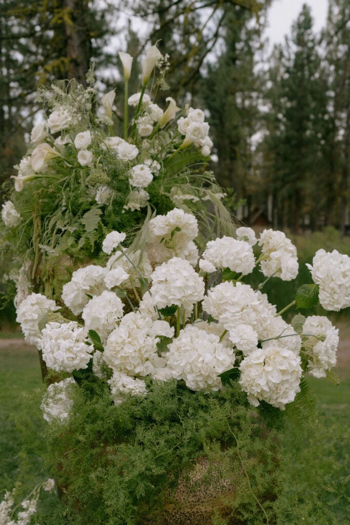 Romantic Luxury Florals at Chalet View Lodge Wedding Celebration