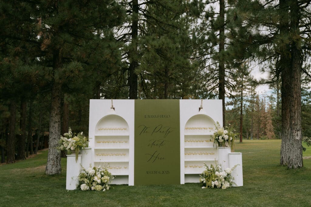 Romantic Luxury Florals at Chalet View Lodge Wedding Celebration