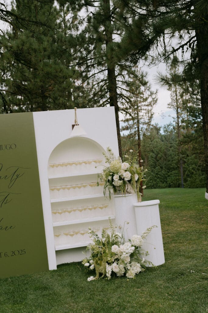 Romantic Luxury Florals at Chalet View Lodge Wedding Celebration