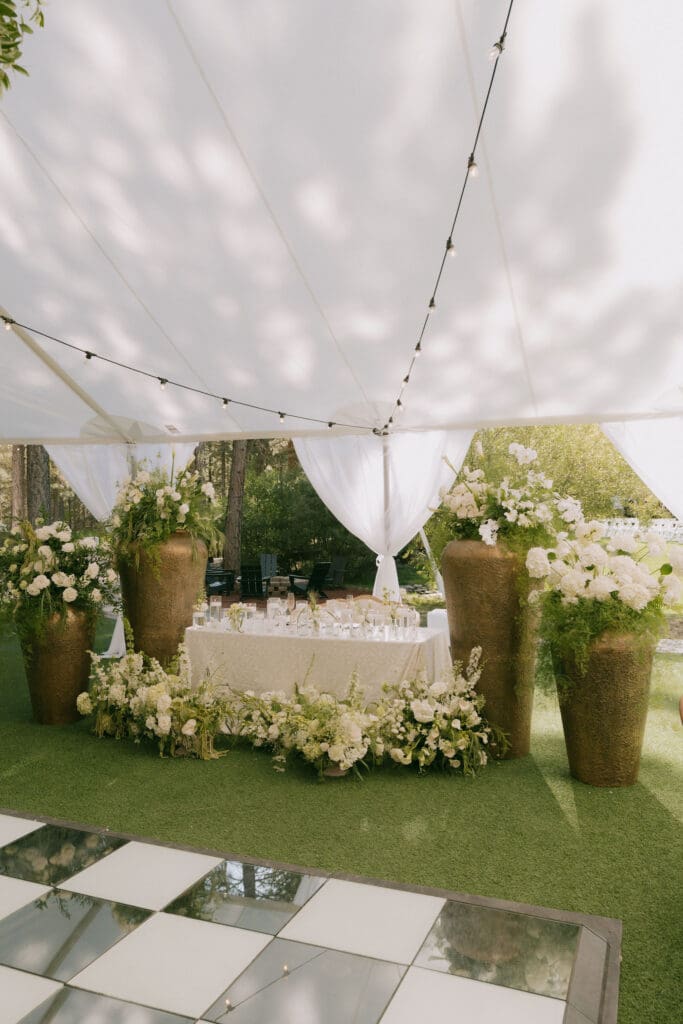 Luxurious and elegant details at the wedding