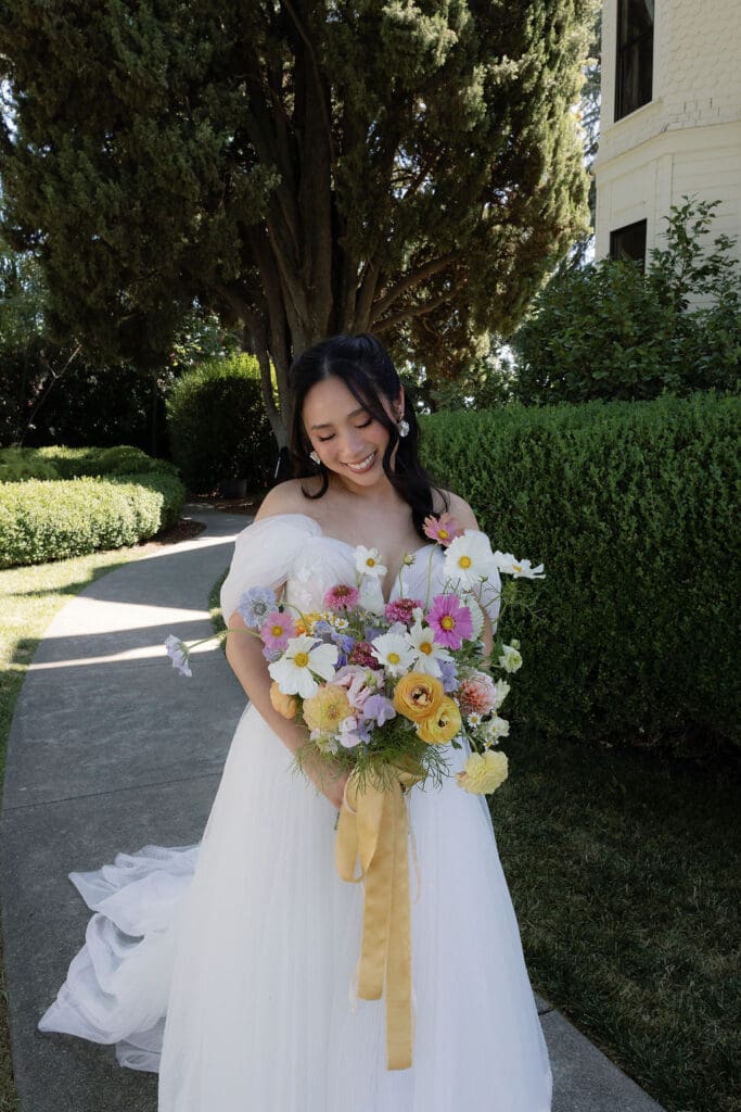 cute picture of the bride holding her wedding bouquet