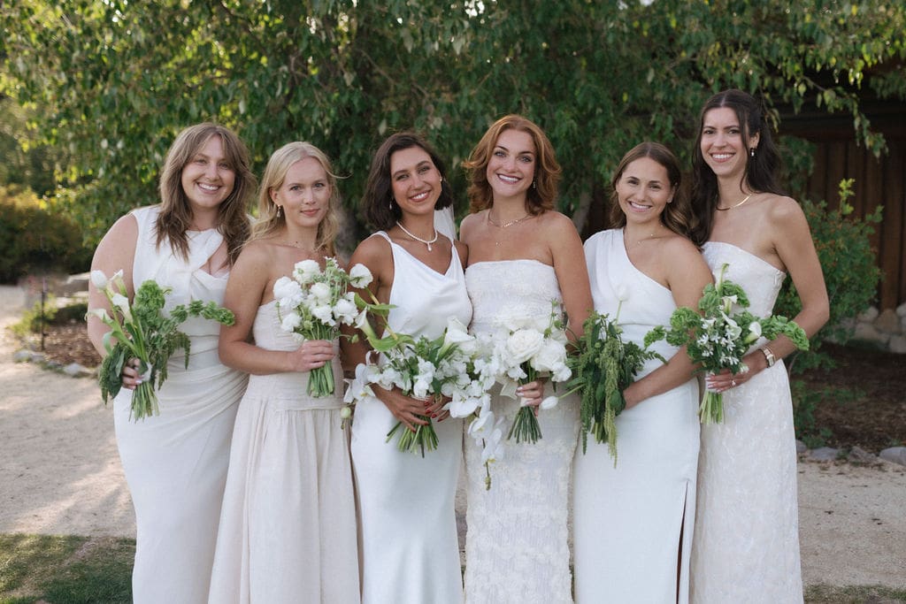 cute picture of the bride and her friends