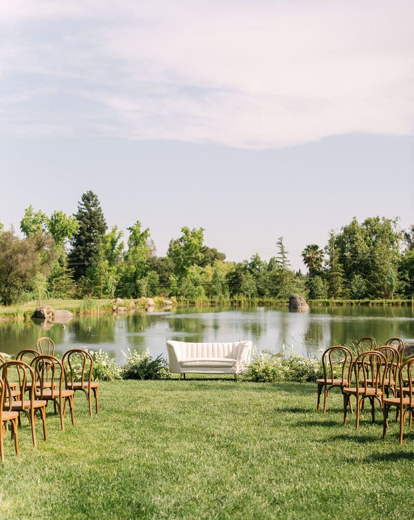 stunning ceremony decor